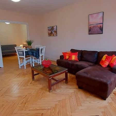 Le Spacieux Du Centre Apartment Agen Exterior foto